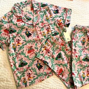 NWTs Printfresh Nutcracker 2 piece set. Size small. Short sleeve top long pants